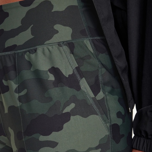 NWT OLD NAVY High-Waisted PowerSoft Joggers Color: Camo - Picture 4 of 7